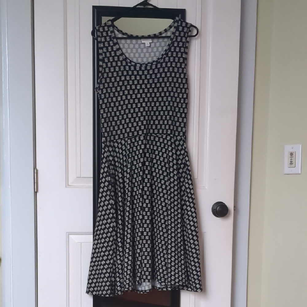 LuLaRoe Black and White Sleeveless Crew Neck Midi Dress